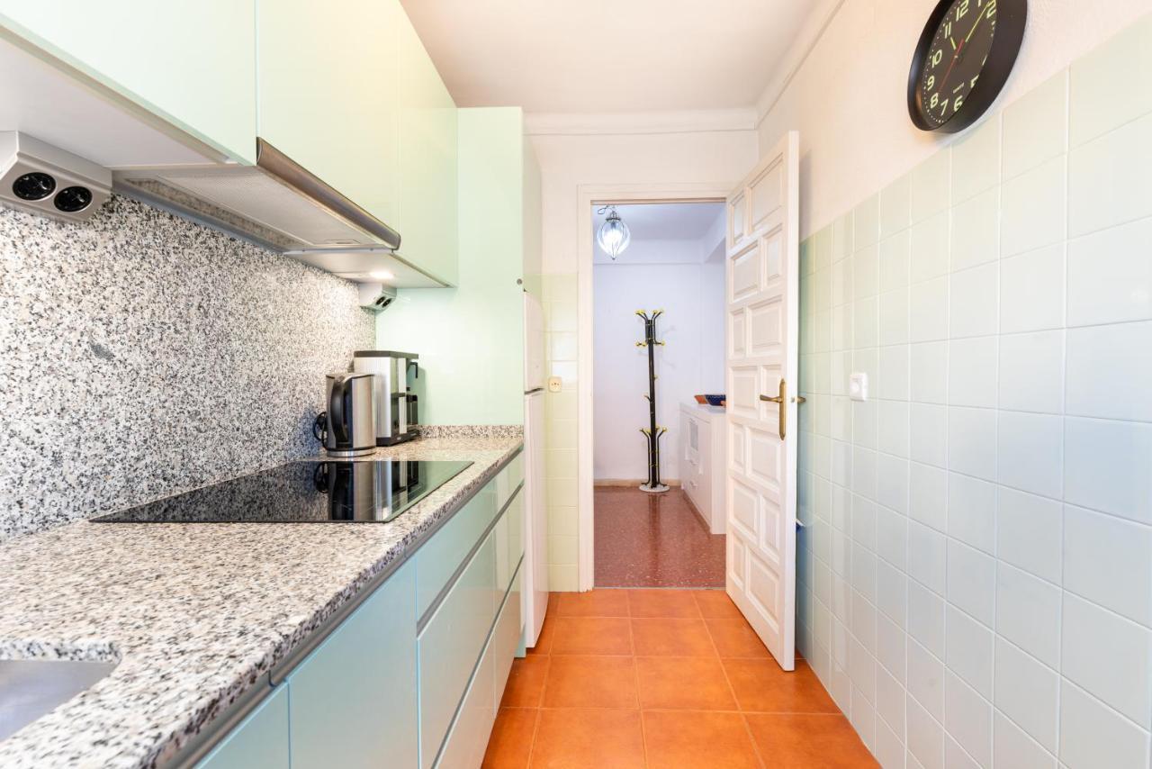 Seafront Apartment Torre Del Mar Luaran gambar